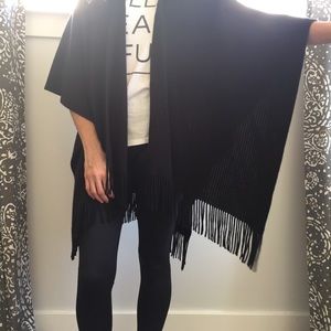Super soft black capelet - one size